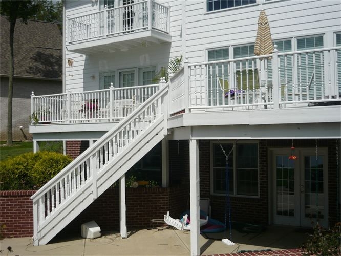 Exterior paint work on siding and trim